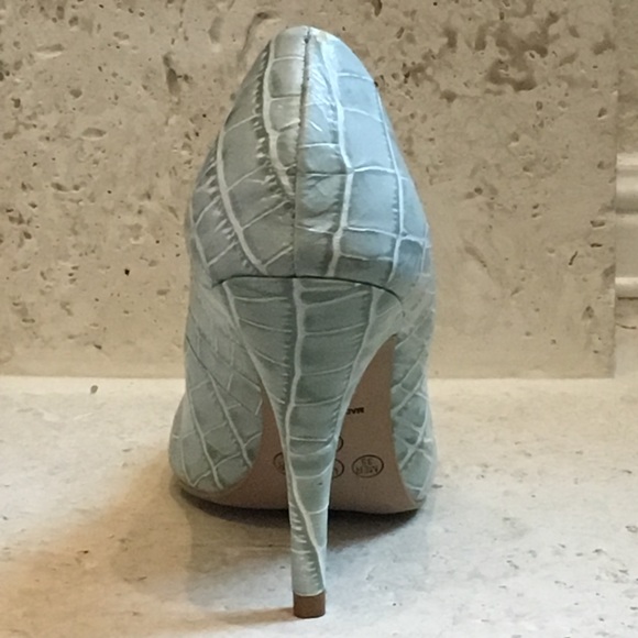 Top Heels Co Heaven Light Green Pumps - Picture 3 of 6